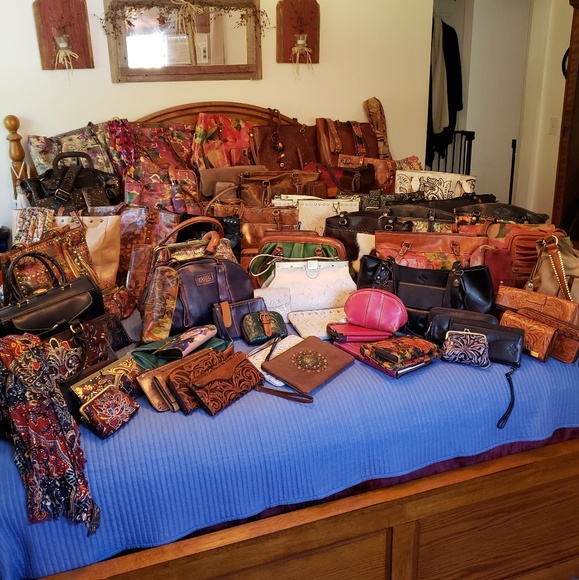 Meet your Posher, Donna - Picture 3 of 4